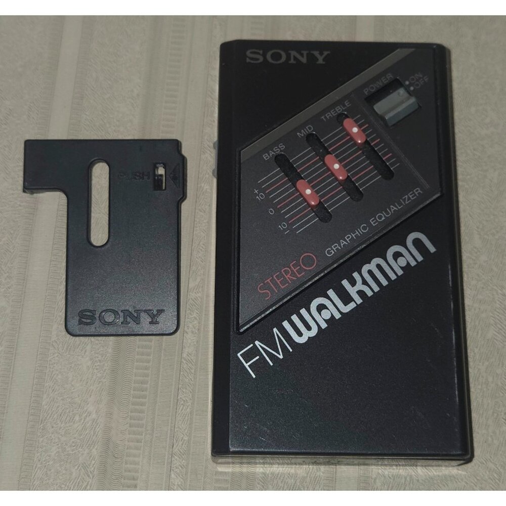 Sony SRF-25W FM  Walkman Radio  Stereo Graphic Equalizer Vintage with Belt Clip